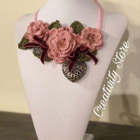 Collana con fiori