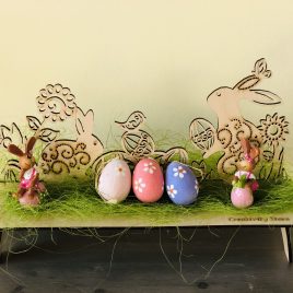 Decorazione legno Prato e coniglietti
