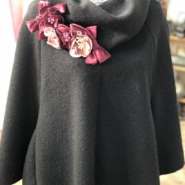 Mantella e collana