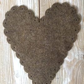 Cuore smerlato in feltro melange Marrone scuro