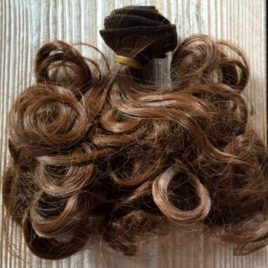 capelli per bambole corti ricci castani