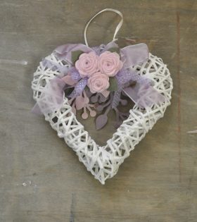 Cuore bianco decorato